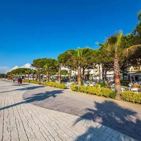 Апартаменты By The