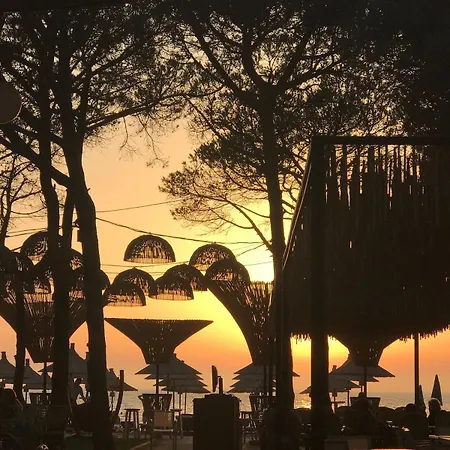 Апартаменты By The Голем